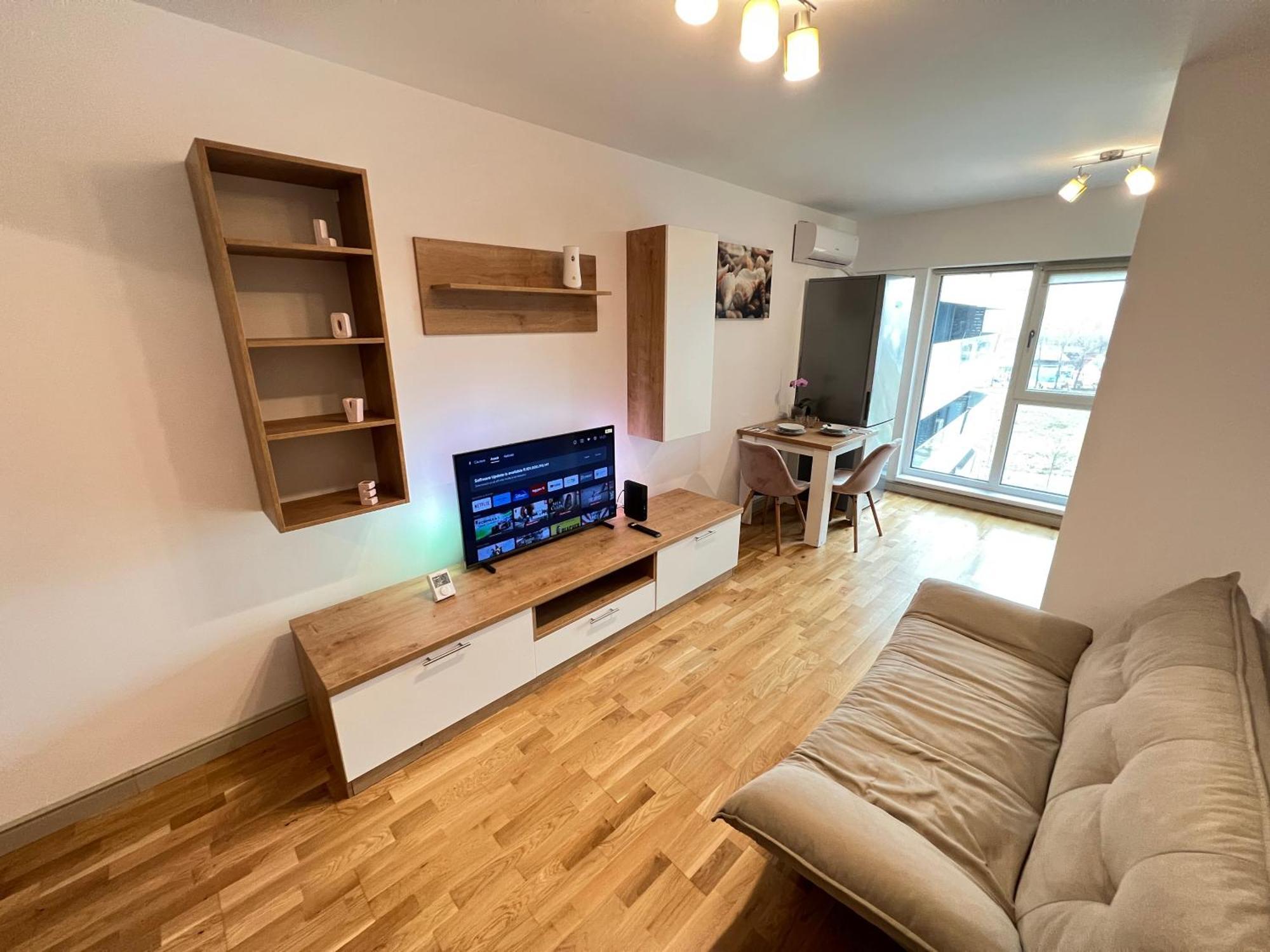 Airport Flyhub Chic Apartment Iasi Eksteriør billede