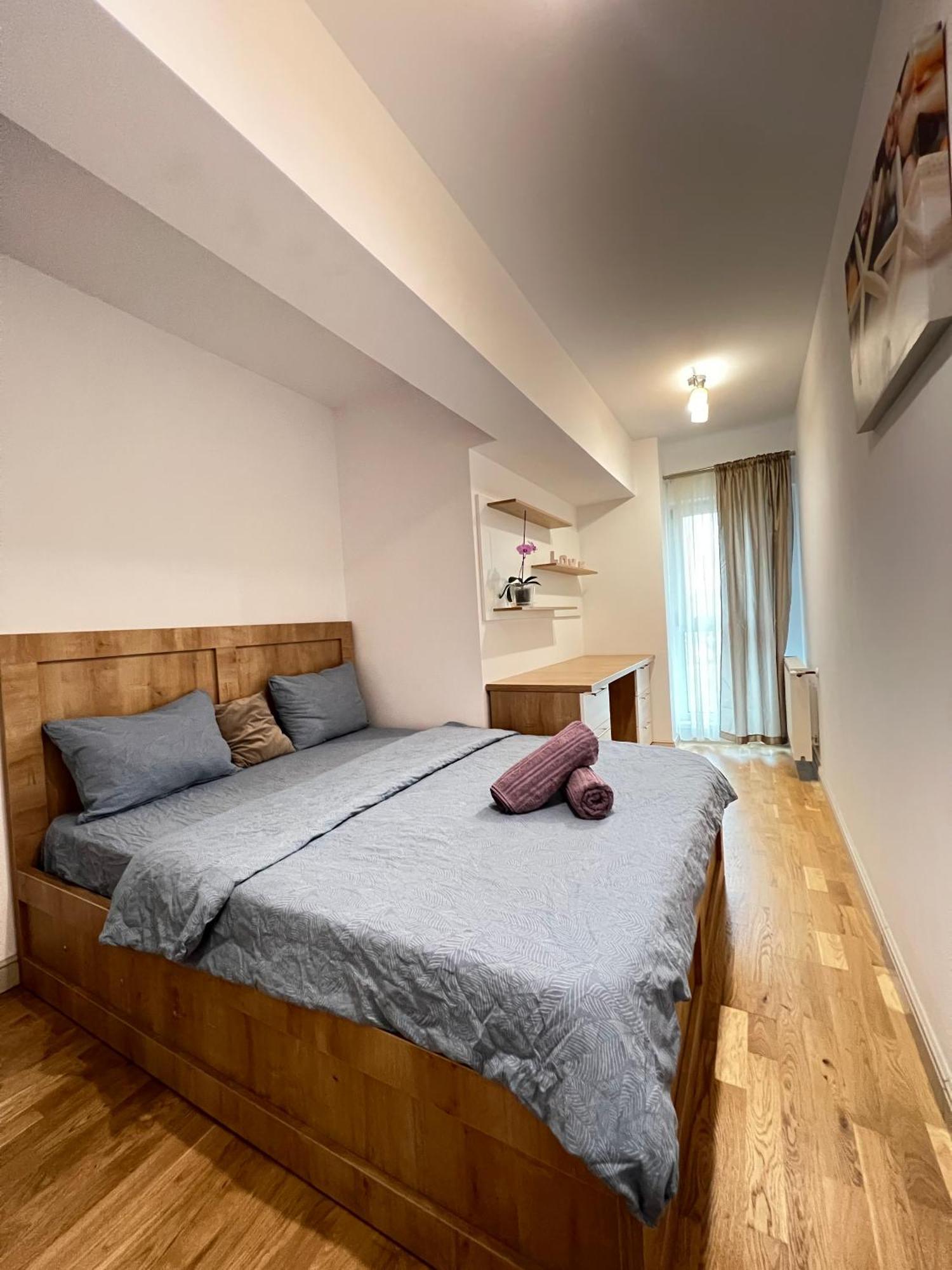 Airport Flyhub Chic Apartment Iasi Eksteriør billede