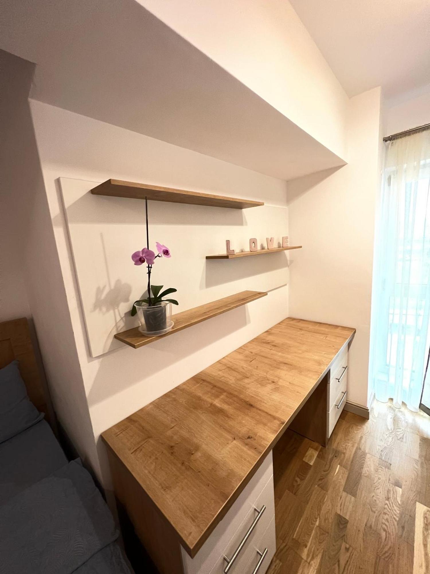 Airport Flyhub Chic Apartment Iasi Eksteriør billede