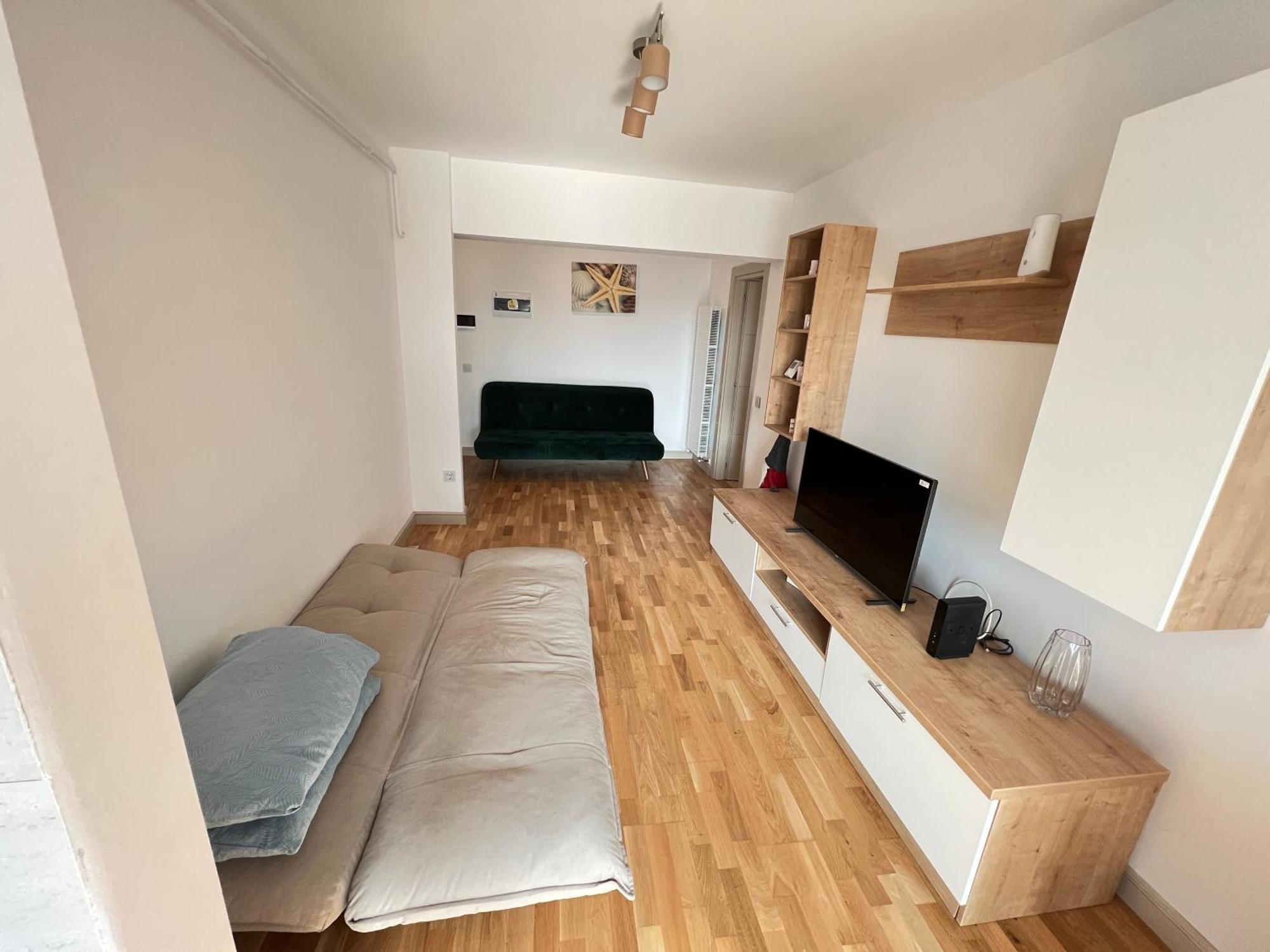 Airport Flyhub Chic Apartment Iasi Eksteriør billede