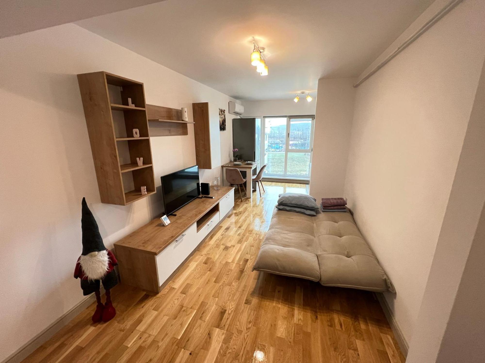 Airport Flyhub Chic Apartment Iasi Eksteriør billede